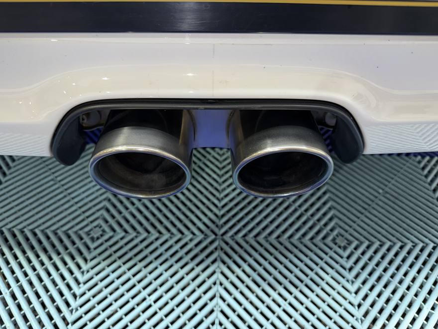 Échappement Porsche RS 4.0, après intervention